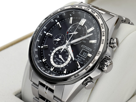 ZEGAREK CITIZEN ECO-DRIVE AT8218-81E RADIO CONTROLLED